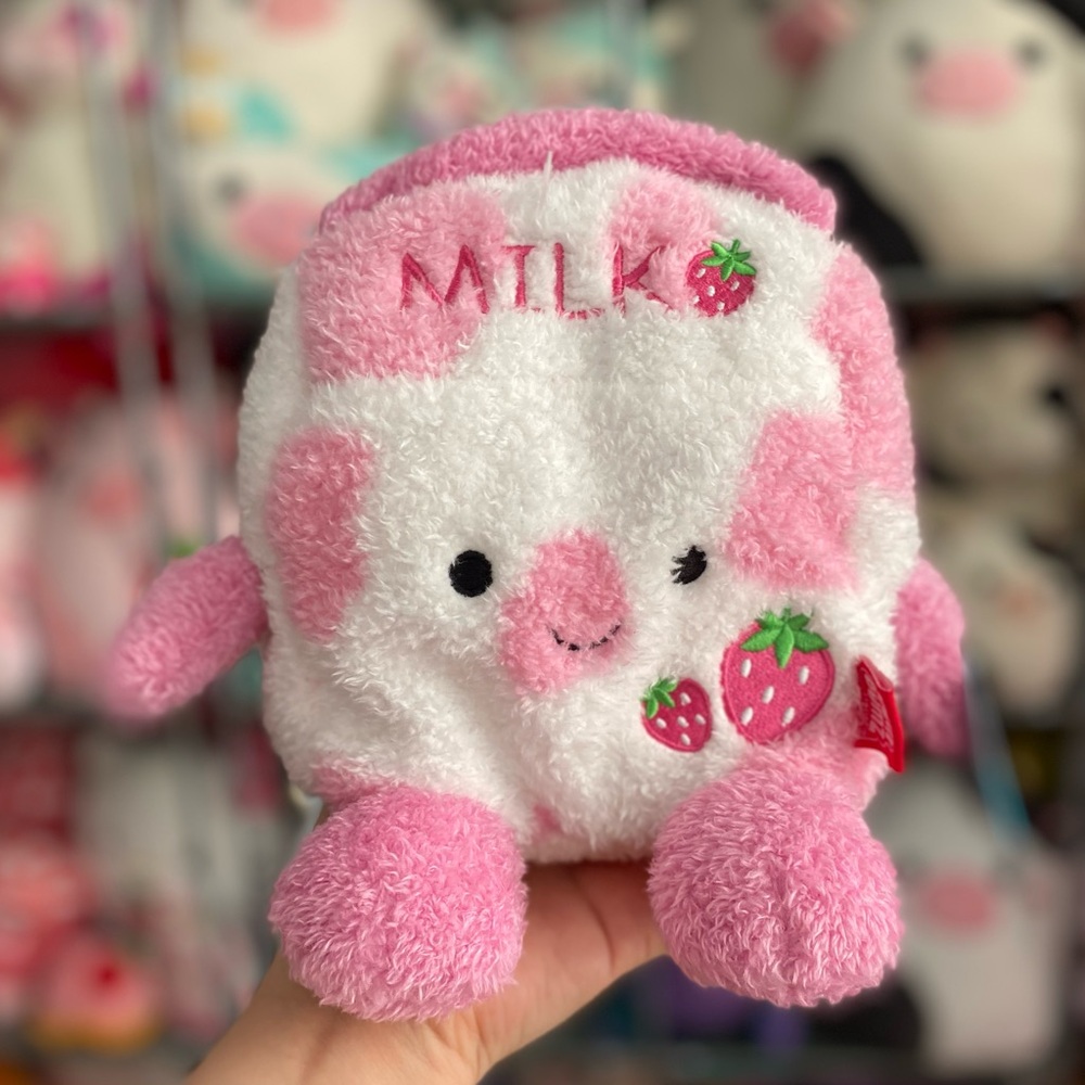 💗 Sunday the Strawberry Milk 7.5” BumBumz 2023